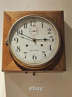 1900 SETH THOMAS Office No. 11 Oak Gallery Lobby 30 Day Oak Regulator Wall Clock