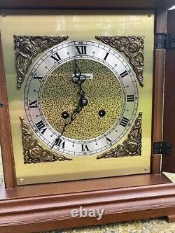 Beautiful Vintage 1979 Seth Thomas Chiming Mantle Clock PRISTINE Works Great