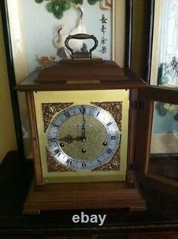 Seth Thomas 1976 Mantle Chiming Clock With 8 Day Key Winder Wood/Brass