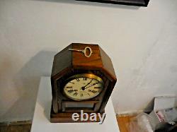 Seth Thomas Industries Made in Conn USA A 206-012 Mental Clock with Hammer Chime