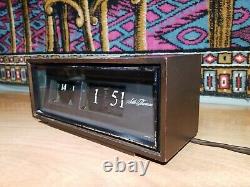 Seth Thomas Speed Read Day-Date Flip Clock Model 821, Mid Century Modern Working