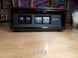 Seth Thomas Speed Read Day-Date Flip Clock Model 821, Mid Century Modern Working