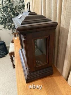 Seth Thomas Wind Up Clock Vintage In Perfect Working Condition
