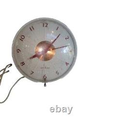 Vintage Mid Century Modern Seth Thomas Wall Clock! 1960's