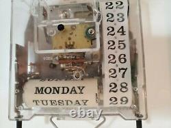 Vintage Mid Century Seth Thomas Clock #2675 Tells Date & Day