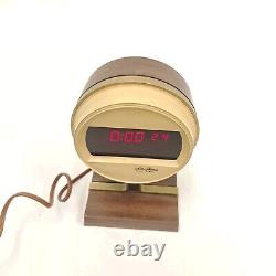 Vintage Rare Digital Seth Thomas Solid State Mid Century Clock Model 0869-000