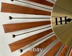 Vintage SETH THOMAS MID CENTURY SUNBURST ATOMIC Wall CLOCK MCM E626-001 Working