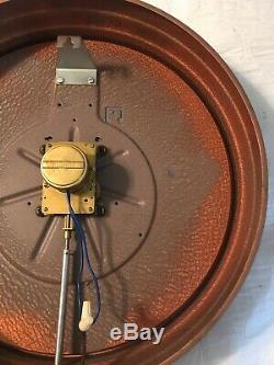Vintage Seth Thomas 16 Bugs Bunny Wall Clock Glass Face Works Extremely RARE