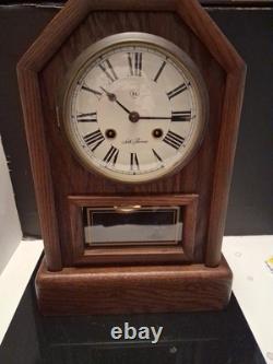 Vintage Seth Thomas Country Cottage Mantle Clock. Gorgeous
