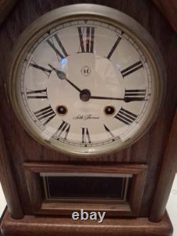 Vintage Seth Thomas Country Cottage Mantle Clock. Gorgeous