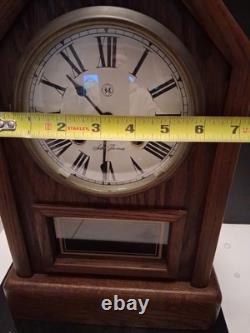 Vintage Seth Thomas Country Cottage Mantle Clock. Gorgeous