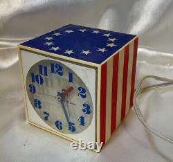 Vintage Seth Thomas Reveille E043-000 Flag 76 Desk Mantle Clock Working! Rare