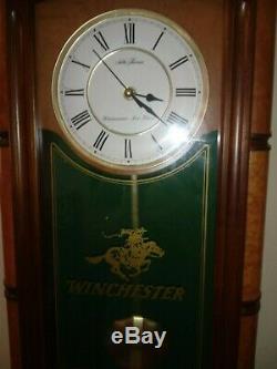 Vintage WINCHESTER HORSE RIFLE ARMS Seth Thomas Real Wood Pendulum Wall Clock